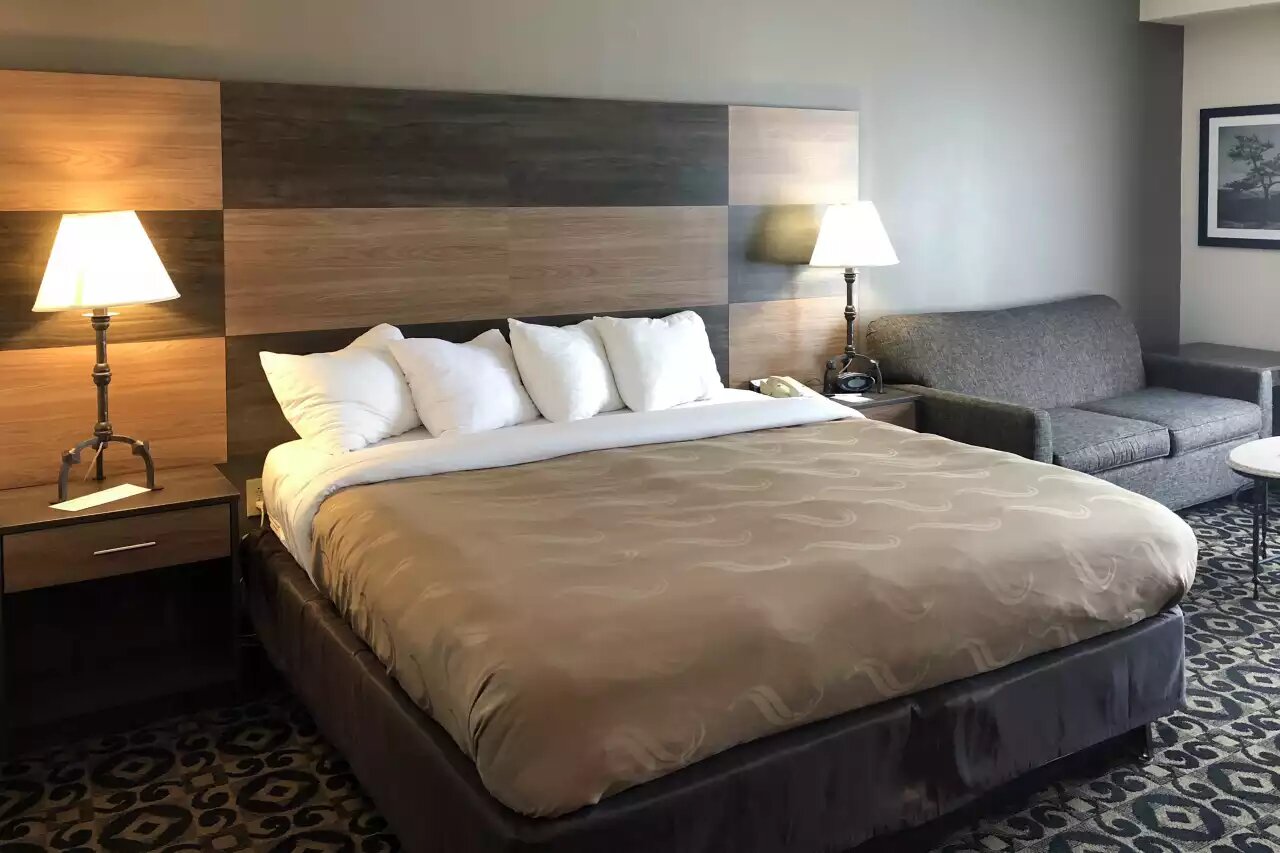 1 King Bed, 1 Room Suite